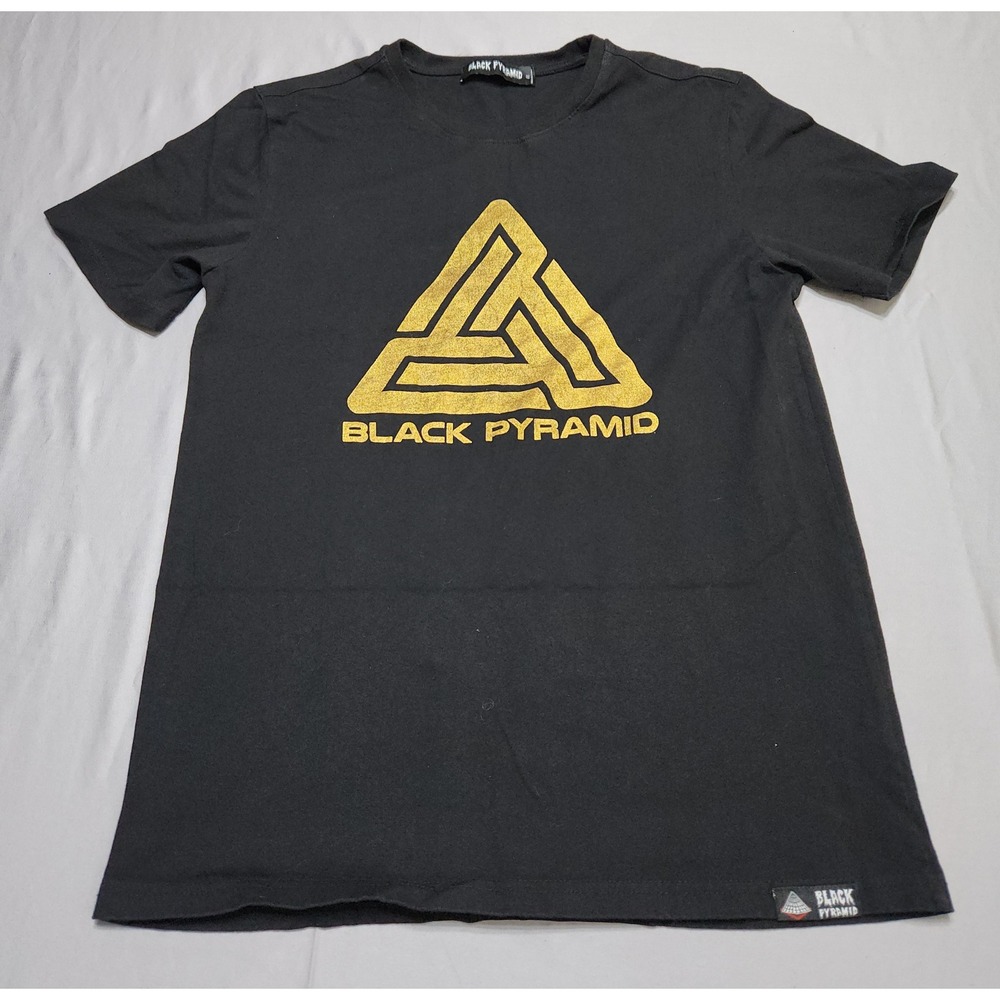 Black Pyramid Mens Graphic T-Shirt Black Gold Logo Streetwear Size M Chris Brown